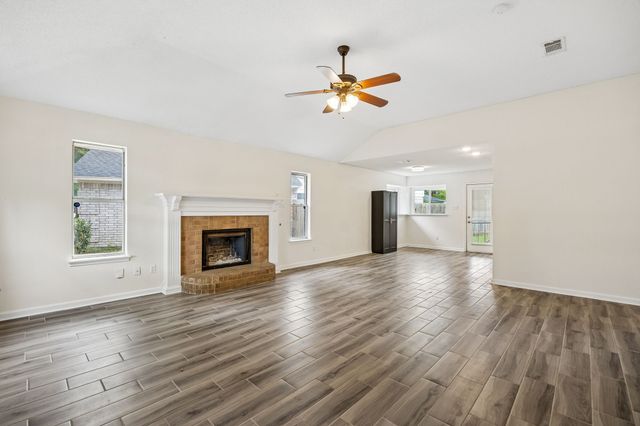 709 Stonebrooke Drive, Burleson, TX 76028