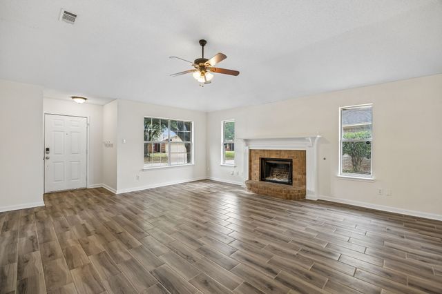 709 Stonebrooke Drive, Burleson, TX 76028