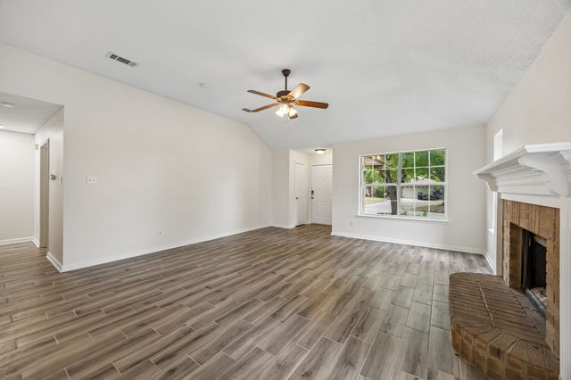 709 Stonebrooke Drive, Burleson, TX 76028