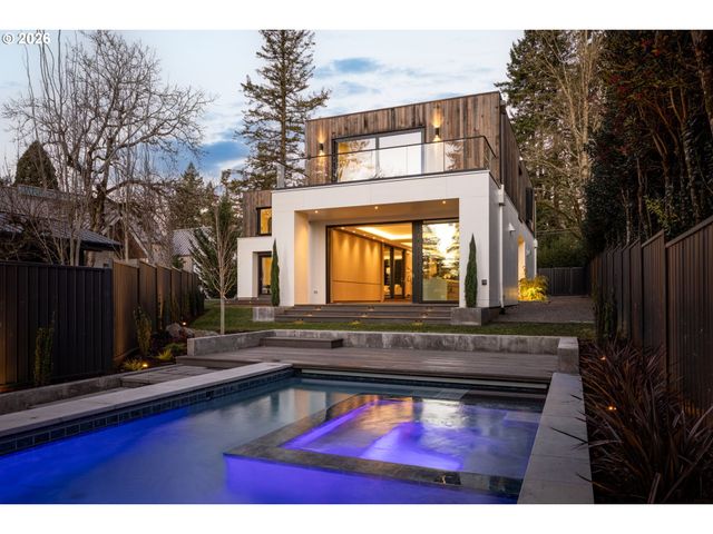 1120 S MILITARY Rd, Portland, OR 97219