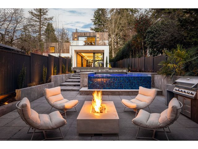 1120 S MILITARY Rd, Portland, OR 97219