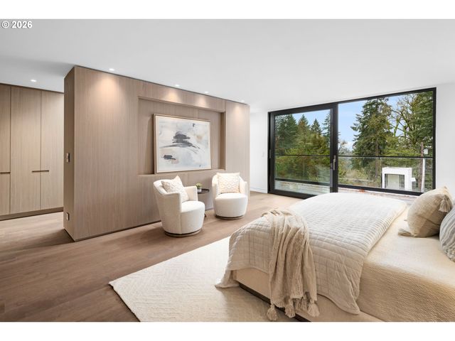 1120 S MILITARY Rd, Portland, OR 97219