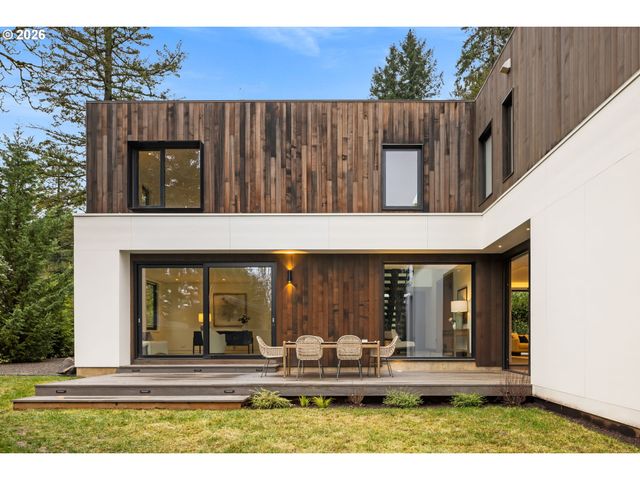 1120 S MILITARY Rd, Portland, OR 97219