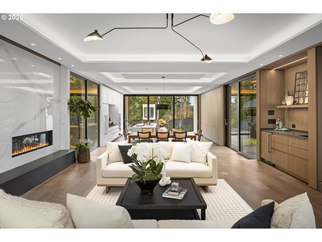 1120 S MILITARY Rd, Portland, OR 97219