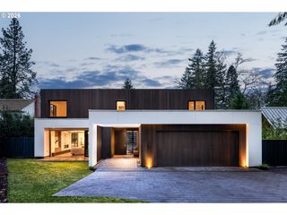 1120 S MILITARY Rd, Portland, OR 97219