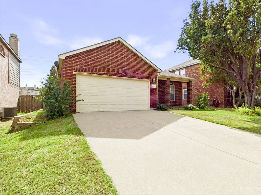 12652 Oakwood Circle, Fort Worth, TX 76040 — photo 3