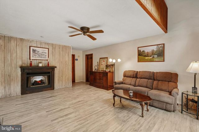 79 E HIGHLAND RD, Parkesburg, PA 19365