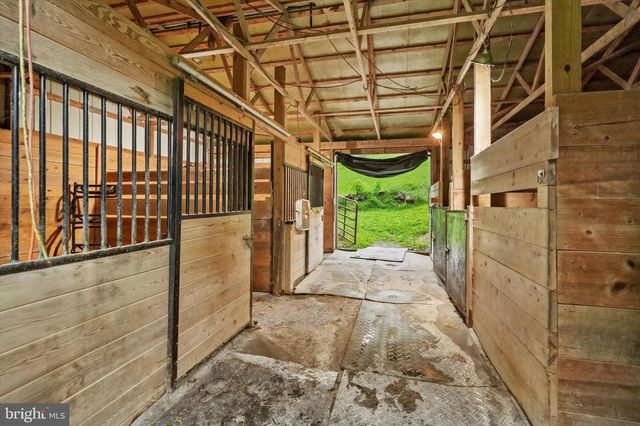 79 E HIGHLAND RD, Parkesburg, PA 19365