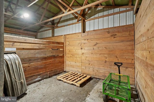 79 E HIGHLAND RD, Parkesburg, PA 19365