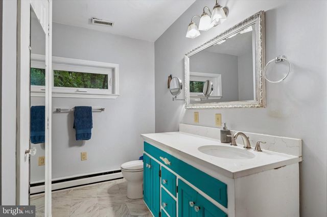 79 E HIGHLAND RD, Parkesburg, PA 19365