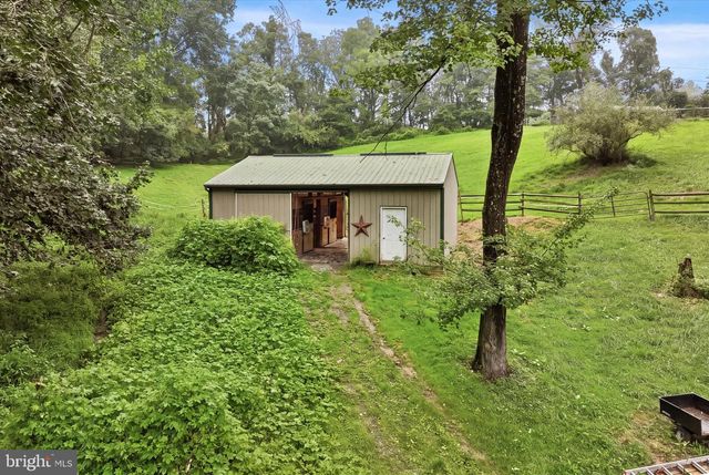 79 E HIGHLAND RD, Parkesburg, PA 19365