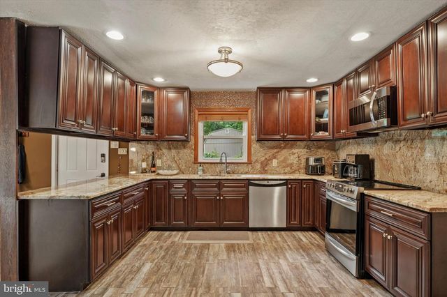 79 E HIGHLAND RD, Parkesburg, PA 19365
