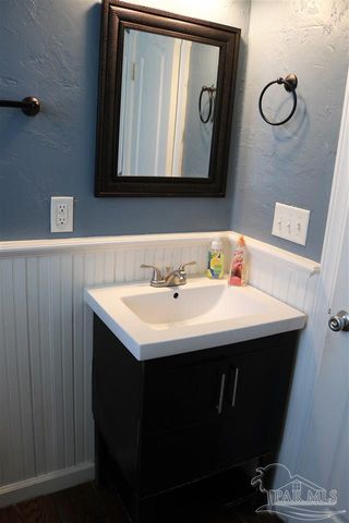 5037 Canal St, Milton, FL 32570