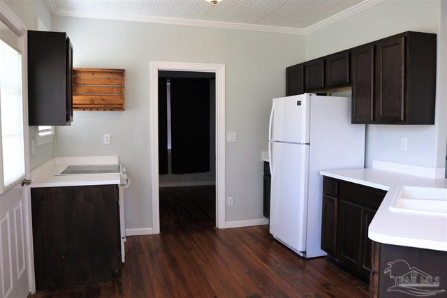 5037 Canal St, Milton, FL 32570