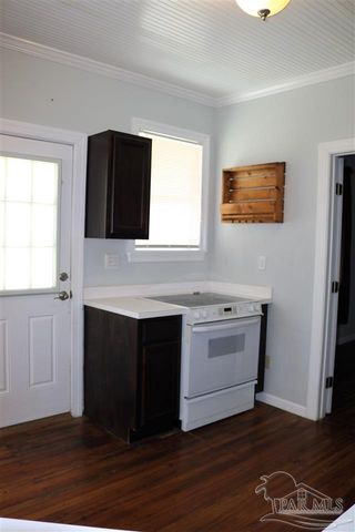 5037 Canal St, Milton, FL 32570