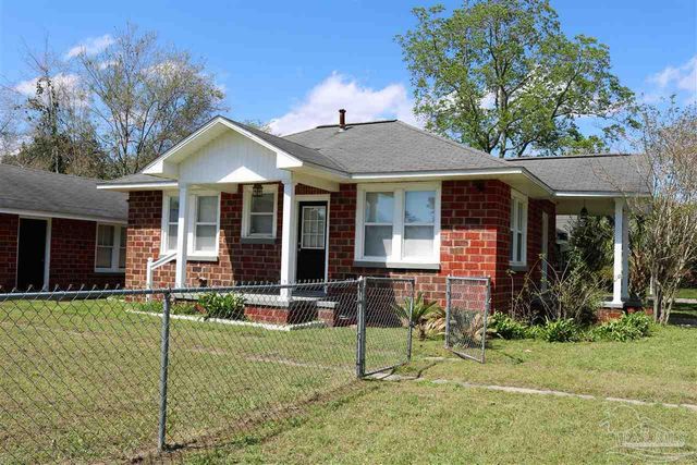 5037 Canal St, Milton, FL 32570