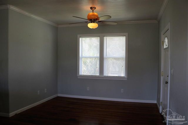 5037 Canal St, Milton, FL 32570