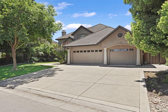 5554 Saint Andrews Dr, Stockton, CA 95219