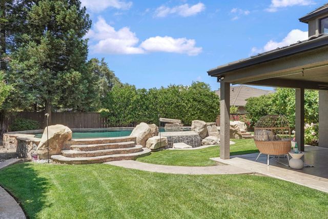 5554 Saint Andrews Dr, Stockton, CA 95219