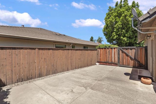 5554 Saint Andrews Dr, Stockton, CA 95219