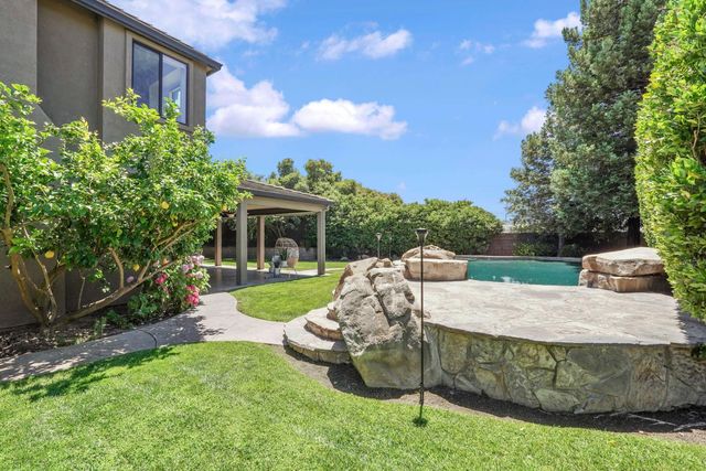 5554 Saint Andrews Dr, Stockton, CA 95219