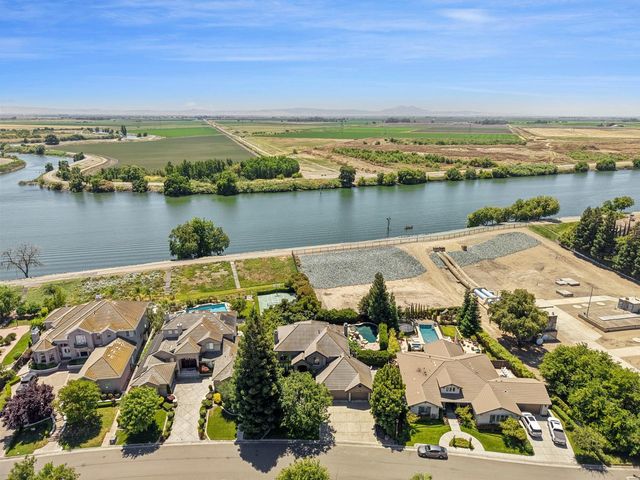 5554 Saint Andrews Dr, Stockton, CA 95219