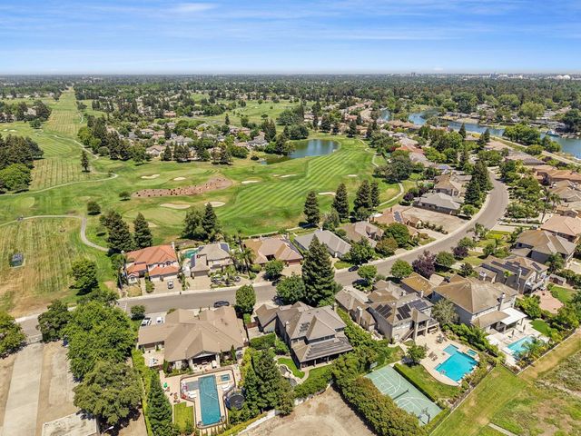 5554 Saint Andrews Dr, Stockton, CA 95219