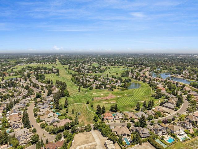 5554 Saint Andrews Dr, Stockton, CA 95219