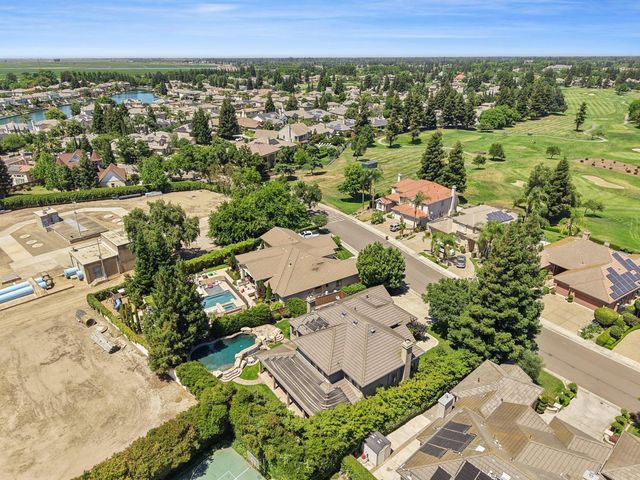 5554 Saint Andrews Dr, Stockton, CA 95219