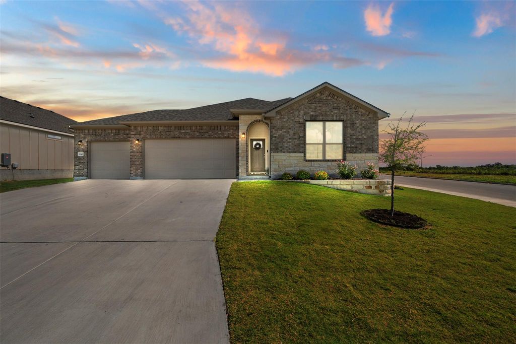 2042 Yarrelton DR, Temple, TX 76502