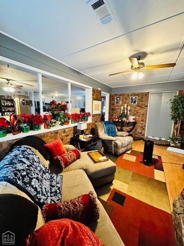 2702 Carr Circle, Newport, AR 72112