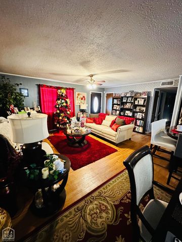 2702 Carr Circle, Newport, AR 72112