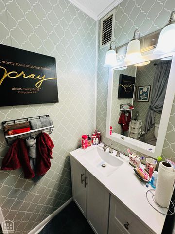 2702 Carr Circle, Newport, AR 72112