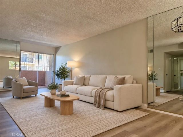 200 S Reno 102, Los Angeles, CA 90057