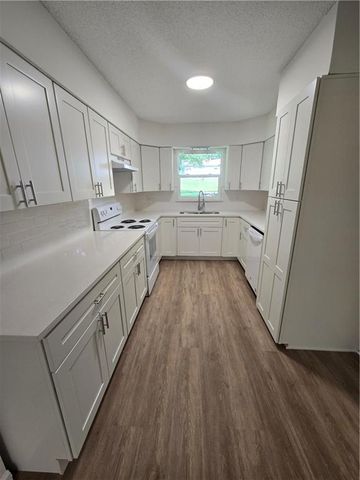 2028 NW 49th Terrace, Northmoor, MO 64151