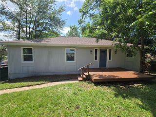 2028 NW 49th Terrace, Northmoor, MO 64151