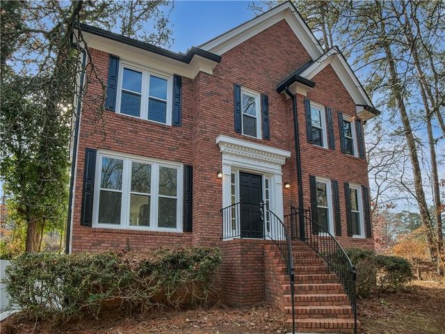2454 Jacks View Court, Snellville, GA 30078