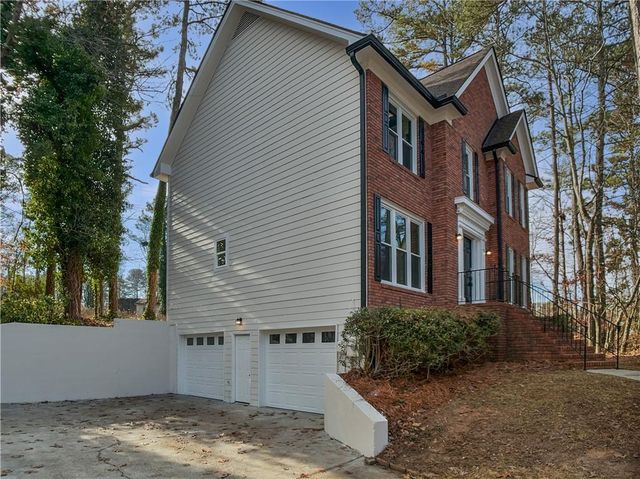 2454 Jacks View Court, Snellville, GA 30078