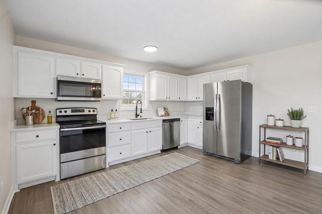 4594 Kinneys School Rd, Cedar Hill, TN 37032