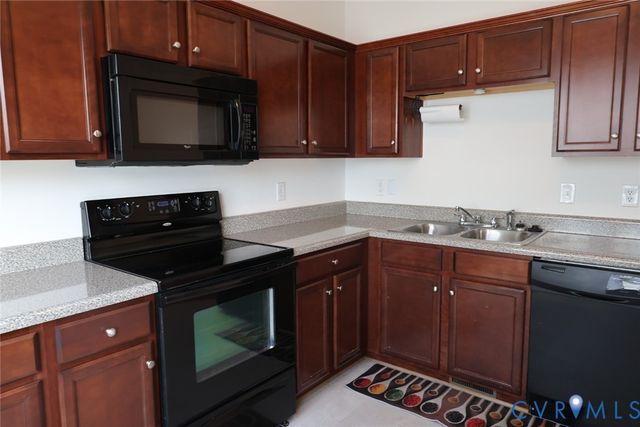 3909 Schooner Ln, Hopewell, VA 23860