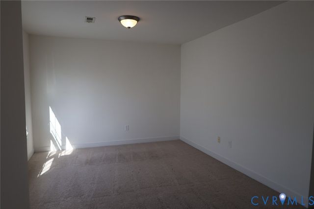 3909 Schooner Ln, Hopewell, VA 23860