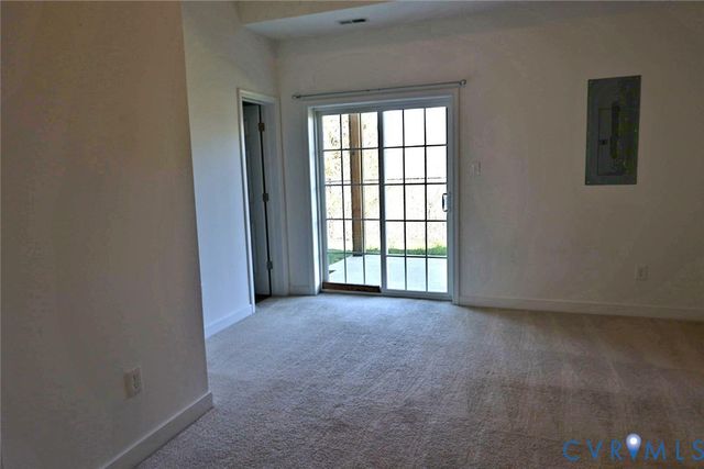 3909 Schooner Ln, Hopewell, VA 23860