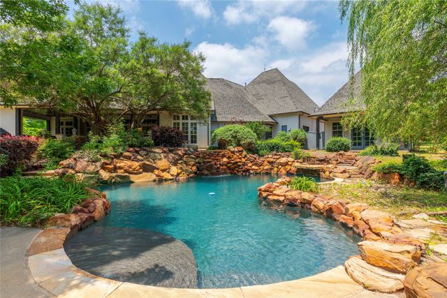 297 Ridgemont Drive, Heath, TX 75126