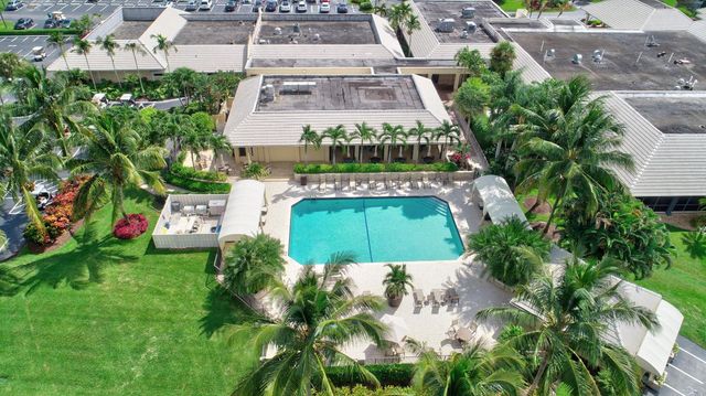 11253 Clover Leaf Circle, Boca Raton, FL 33428