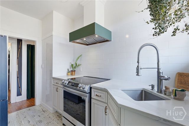 801 E 37th Street, Savannah, GA 31401