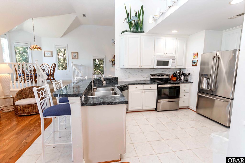 Image 12 of property listing at 1121 Gray Court Lot 1, Corolla, NC 27927