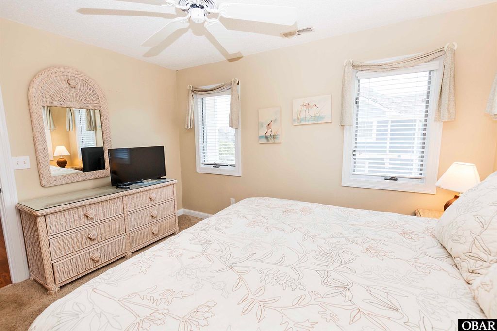 Image 16 of property listing at 1121 Gray Court Lot 1, Corolla, NC 27927