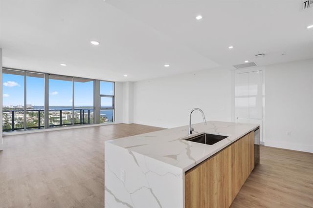 220 Lake Shore Drive 1823, Lake Park, FL 33403