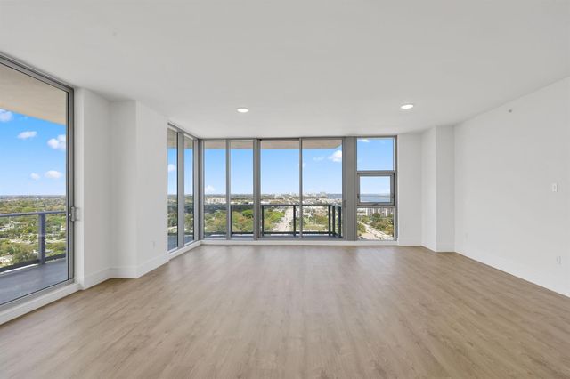 220 Lake Shore Drive 1823, Lake Park, FL 33403