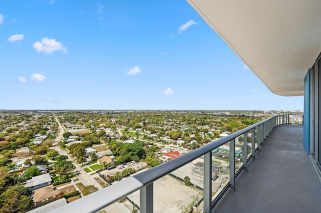 220 Lake Shore Drive 1823, Lake Park, FL 33403